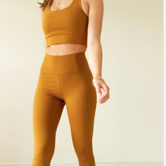 *set* NWT The Girlfriend Collective Bra & Legging Set - Picture 1 of 7